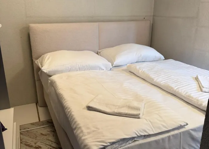 No Taxi Needed With Parking Apartamento